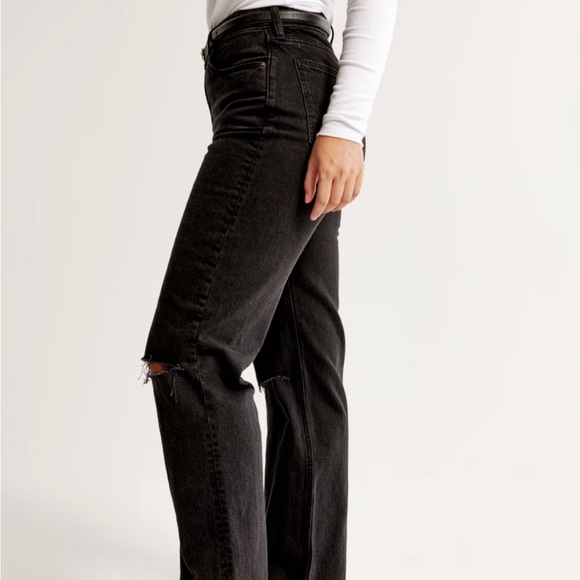 Abercrombie women’s High Rise 90s Relaxed Jean size 31 12 short black destroy - Picture 1 of 8
